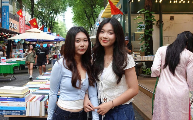 Đường sách TP.HCM nhộn nhịp tuần lễ sách chào mừng 20-11