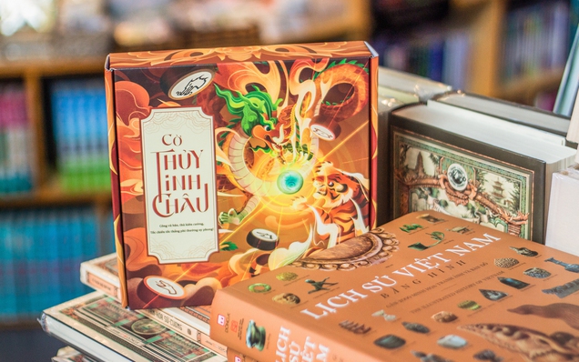 Độc đáo bộ cờ Thủy Tinh Châu lấy cảm hứng từ 12 con giáp