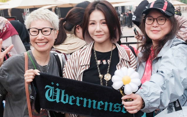 Fan quốc tế 'đu' G-DRAGON ở Hà Nội, tranh thủ ăn phở và bánh mì, uống cà phê sữa đá