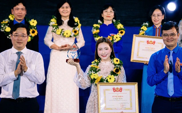 63 gương trẻ được vinh danh, Hòa Minzy nhận giải ‘Tình nguyện quốc gia’ 2025