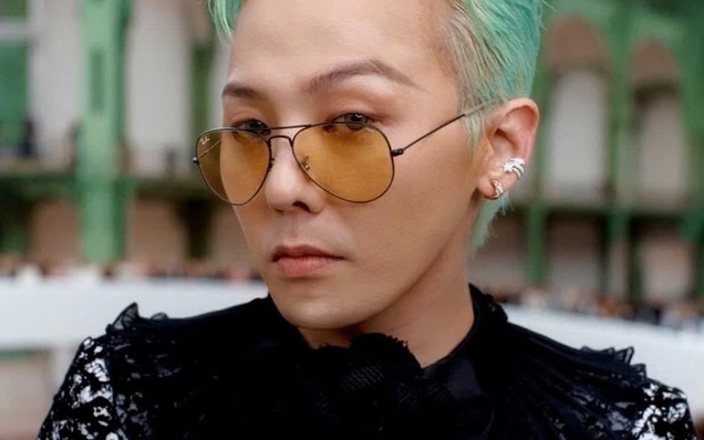 Lightstick hoa cúc khuyết của G-Dragon nóng nhất mạng xã hội hôm nay