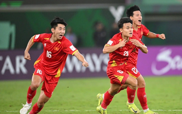 Đội hình ra sân U23 Việt Nam: Đình Bắc đá chính, Trung Kiên dự bị