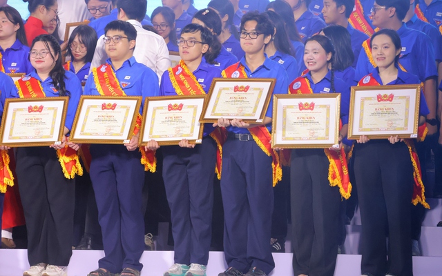 Tuyên dương 1.483 học sinh, sinh viên tiêu biểu TP.HCM