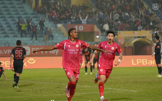 Công An Hà Nội thắng Ninh Bình 3-2, vươn lên dẫn đầu V-League 1