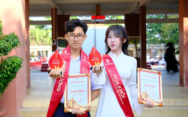 Gương mặt Miss & Mister đầu tiên của Trường THPT Tam Phú là ai?