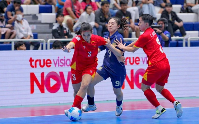 Trực tiếp tranh hạng ba futsal nữ: Việt Nam - Indonesia