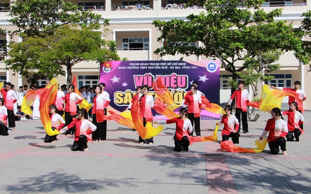 4 điều khiến Trường THPT Nguyễn Huệ là nơi đáng để teen gửi gắm thanh xuân