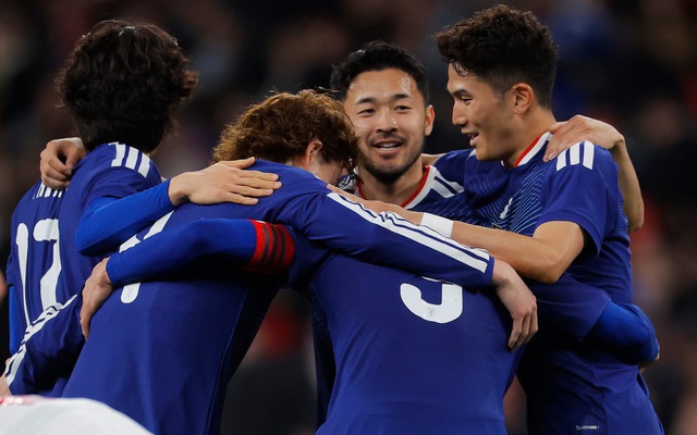 Kaoru Mitoma tỏa sáng, tuyển Nhật Bản giành chiến thắng lịch sử trước Anh