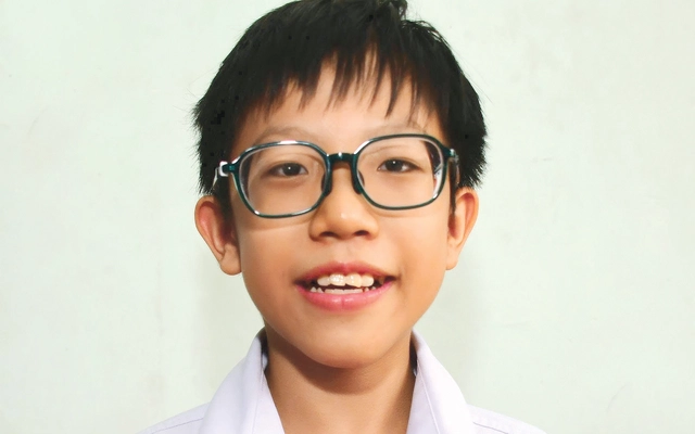 24 giờ của cậu bạn đạt điểm toán cao nhất thế giới cấp tiểu học