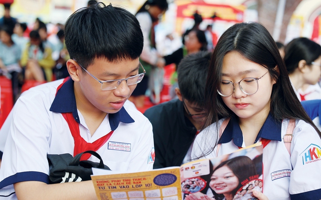 Chọn trường lớp 10 có cần giữ khoảng cách 10km từ nhà?