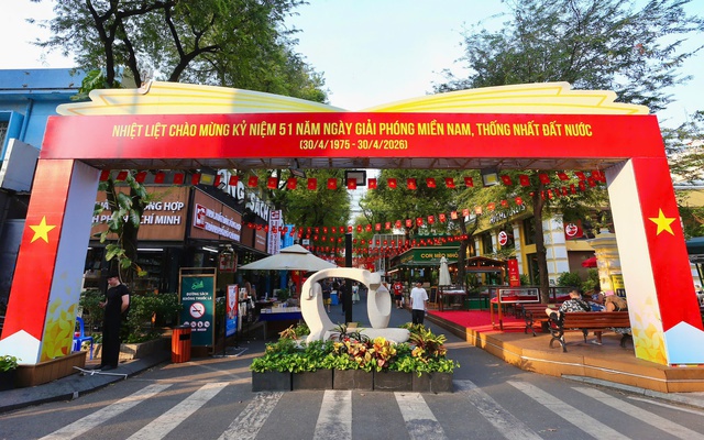 Đường sách TP.HCM 'khoác áo mới' với nhiều hoạt động dịp lễ 30-4