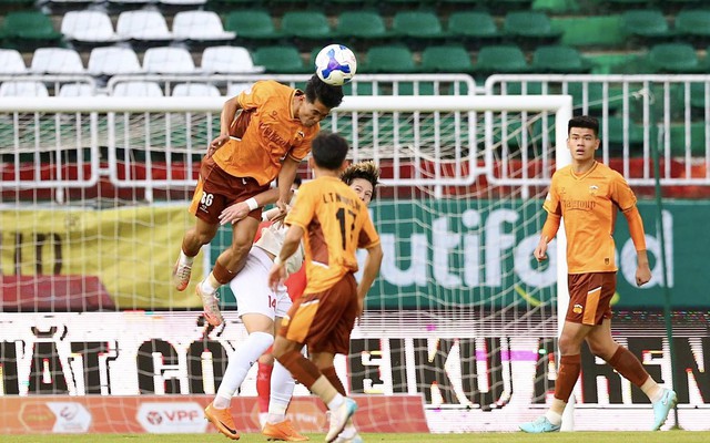 Trực tuyến vòng 25 V-League 1: Hoàng Anh Gia Lai 0-0 CLB Hà Nội (H1)