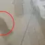  Camera ghi cảnh người phụ nữ bị nam thanh niên lao tới đâm gục trên vỉa hè