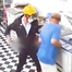  Camera ghi hình thanh niên vào tiệm photocopy, bất ngờ rút dao đâm chủ tiệm