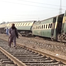 Tai nạn đường sắt ở Pakistan: 14 toa tàu trật bánh, hàng chục người thương vong