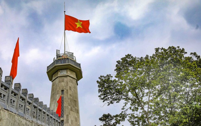 Cột cờ A Pa Chải cao hơn 45m