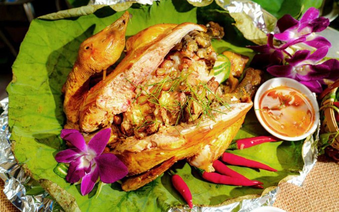 Gà nướng đất sét