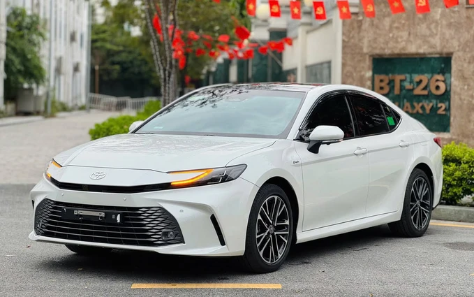 Loạt ô tô ở Việt Nam chạy 100km chưa hết 100.000 đồng tiền xăng, có mẫu 'ăn ít' hơn cả xe máy