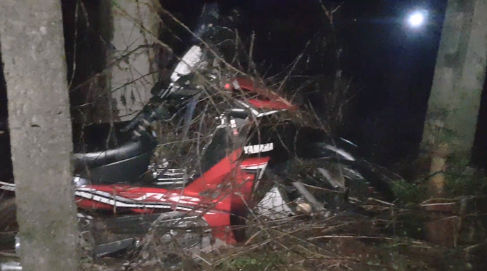 Video: Đâm vào cột điện ven đường, một người đàn ông tử vong tại chỗ - Tuổi Trẻ Online