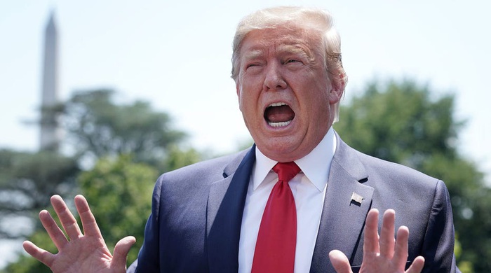 Ông Trump chỉ trích chính quyền ông Biden tại đám cưới bạn - Tuổi Trẻ Online