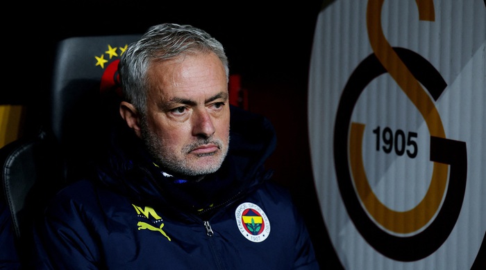HLV Mourinho bị CLB Galatasaray cáo buộc phân biệt chủng tộc - Tuổi Trẻ Online