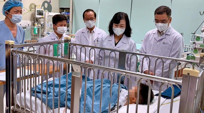 Vụ tố 'nộp đủ tiền mới cấp cứu': Sức khỏe cháu bé tiến triển tốt, công an cùng vào cuộc rà soát - Tuổi Trẻ Online