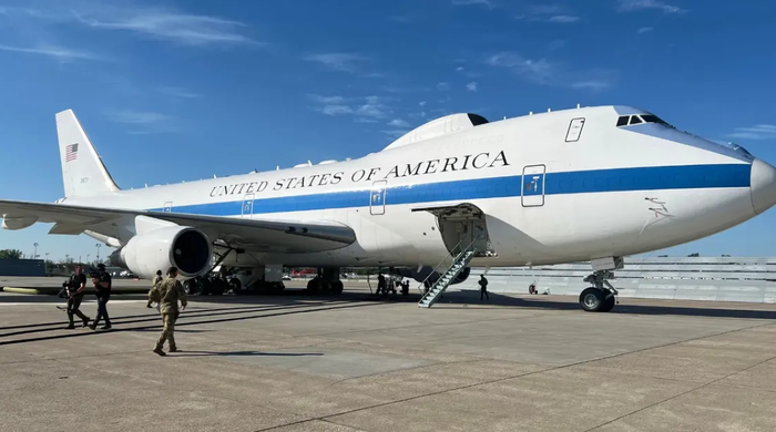 Máy bay ngày tận thế' E-4B của Mỹ xuất hiện sau loạt không ...