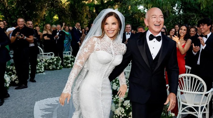 Đám cưới của tỉ phú Jeff Bezos đầy xa hoa, người dân Venice phẫn nộ biểu tình - Tuổi Trẻ Online
