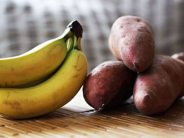 Chuối và khoai lang - thực phẩm giàu carbohydrate tự nhiên