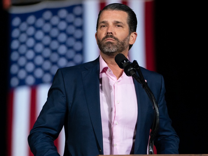 Con trai ông Trump bị triệu tập lấy lời khai vụ lạm dụng quỹ làm giàu cho gia đình - Tuổi Trẻ Online