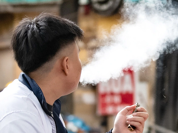 Hiểm họa thuốc lá điện tử chứa ma túy - Tuổi Trẻ Online