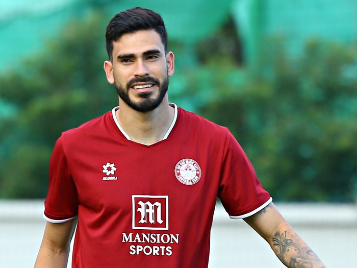 Endrick Dos Santos hiện đang ở độ tuổi 25, thi đấu ở vị trí tiền vệ cho câu lạc bộ Hà Nội FC tại V.League