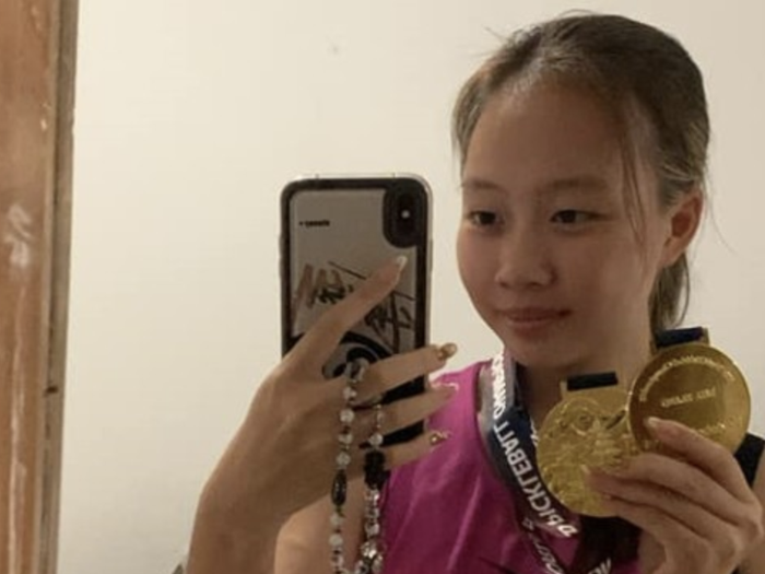 Emi Adams yalangoch video Dumaloq porno