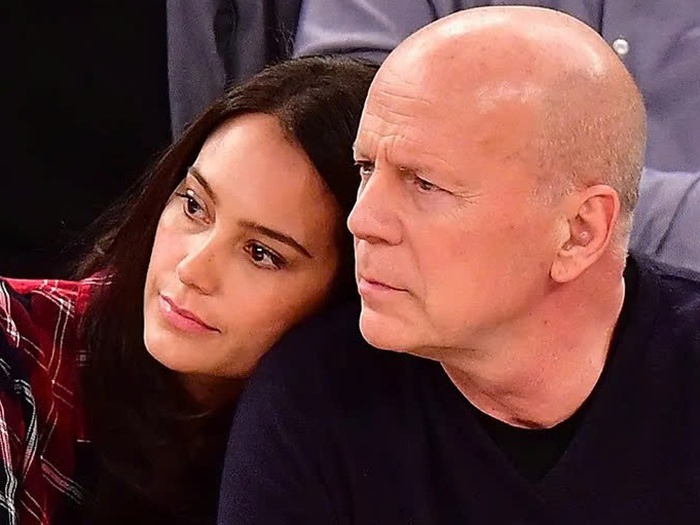 Vợ Bruce Willis nói bệnh sa sút trí tuệ của chồng làm mọi ...