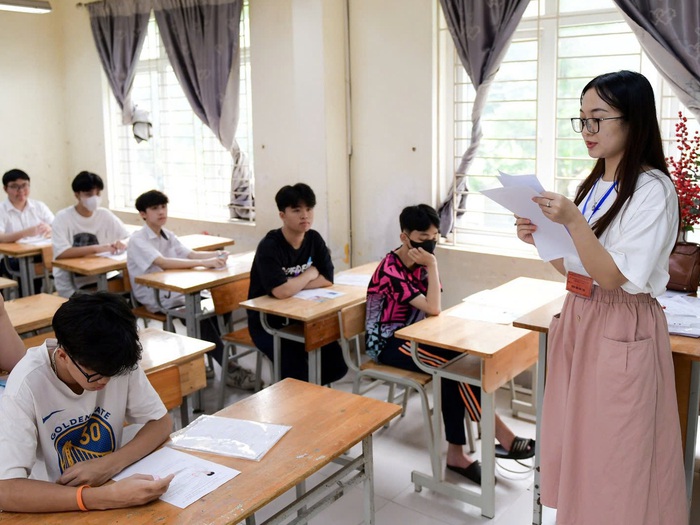 Nhiều ý kiến trái chiều về quy định dạy thêm mới, Bộ GD-ĐT: 'Nên dành thời gian tự học, tự ôn tập' - Tuổi Trẻ Online