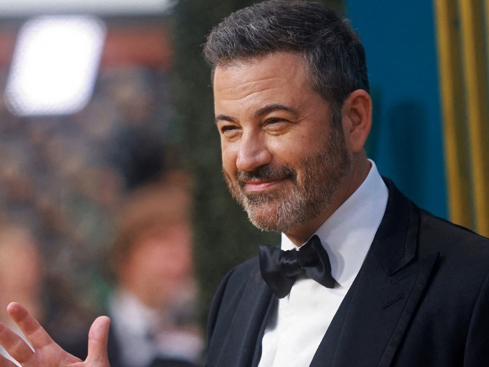 ThĂ´ng tin Jimmy Kimmel sáş˝ lĂŞn sĂłng tráť lấi báť phản Äáťi mấnh máş˝ - Tuáťi Tráşť Online