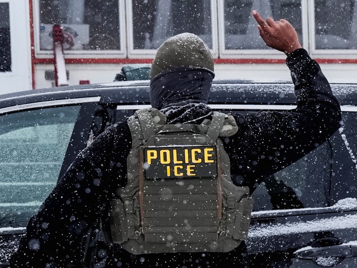 Đặc vụ ICE bắn chết dân thường ở Minnesota có bị truy tố ...