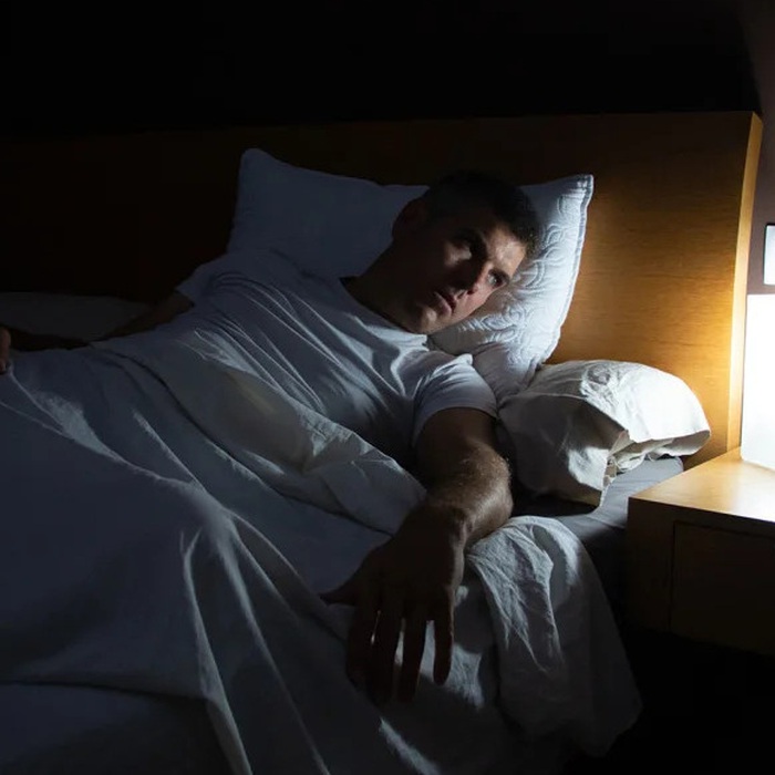 L&agrave;m g&igrave; nếu thường xuy&ecirc;n thức giấc l&uacute;c nửa đ&ecirc;m? - Tuổi Trẻ Online