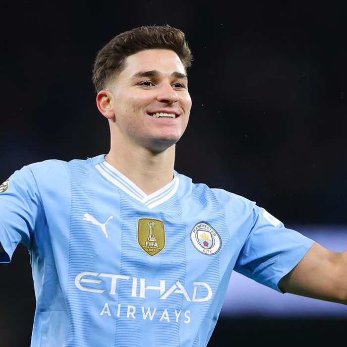 Julian Alvarez gia nhập Atletico Madrid với giá kỷ lục từ Manchester City - Tuổi Trẻ Online