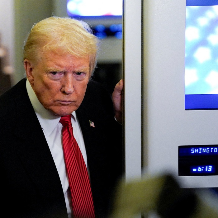 Ông Trump gây sốc khi gọi nữ phóng viên Bloomberg là 'đồ con heo', đòi tước giấy phép đài ABC News - Tuổi Trẻ Online