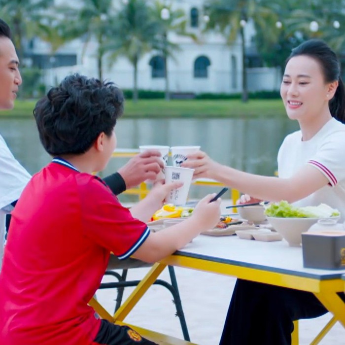 https://cdn2.tuoitre.vn/zoom/700_700/471584752817336320/2025/11/27/gio-ngang-khoang-troi-xanh-48-3-1764201780657323728453-56-0-1061-1920-crop-17642021898591145929832.jpg
