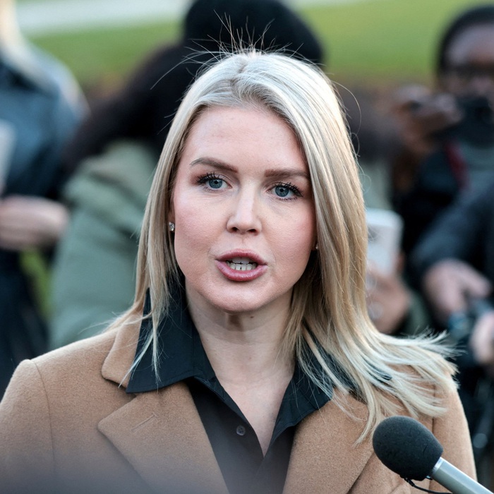 Người nhĂ ' cá»§a Thư kĂ˝ báo chĂ NhĂ Trắng bị ICE bắt giữ, dư luáşn Mỹ tranh cĂŁi - Tuổi Tráş» Online