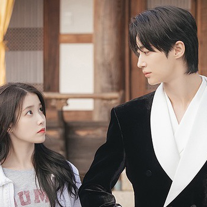 IU and Byeon Woo Seok Spark Royal Chemistry in First Teaser for MBC’s “Perfect Crown” IU and Byeon Woo Seok Spark Royal Chemistry in First Teaser for MBC’s “Perfect Crown”