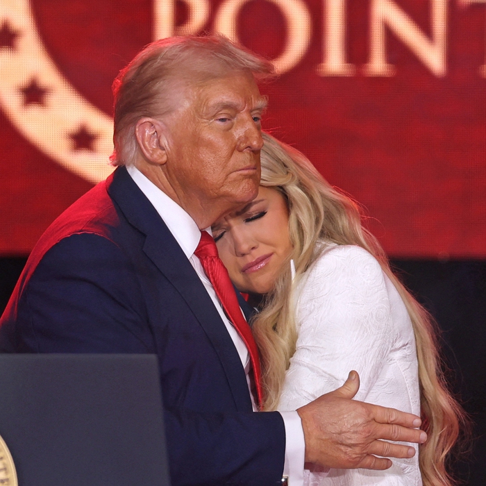 Lễ tưởng niệm Charlie Kirk: Ông Trump gọi vụ ám sát là 'cuộc ...