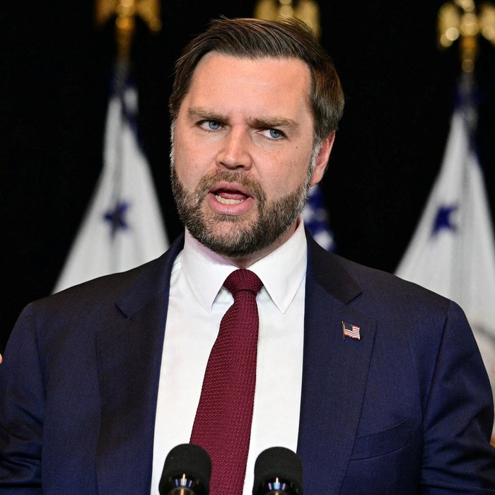 Phó tổng thống Mỹ JD Vance có thật đã mỉa mai Canada 'không ...