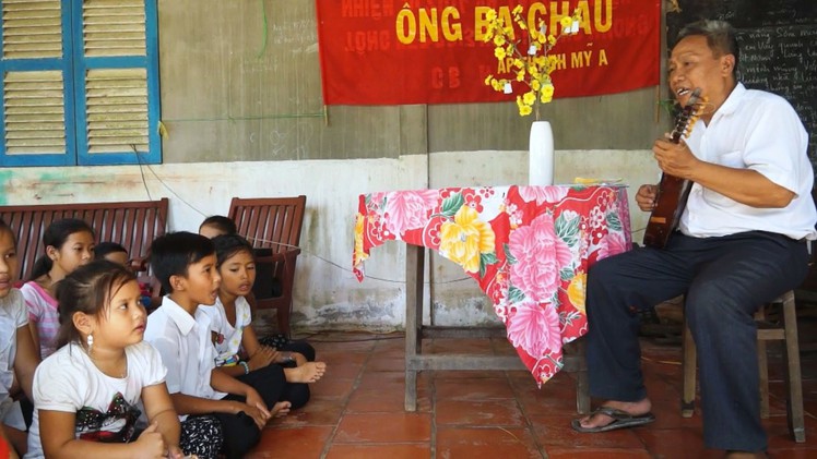 21 năm dạy trẻ yêu sử qua...bài hát