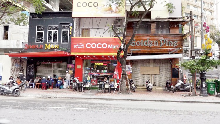 Bị khách Tây đánh chấn thương sọ não, nam nhân viên câm điếc tử vong