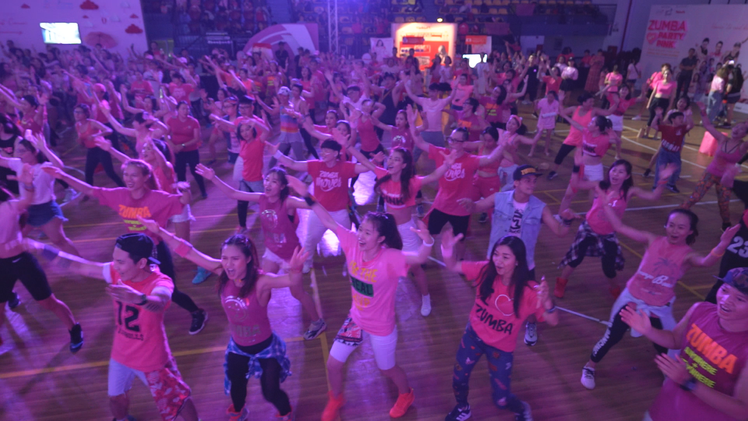 “Zumba Party In Pink” mang tinh thần vui tươi đến các bệnh nhân ung thư