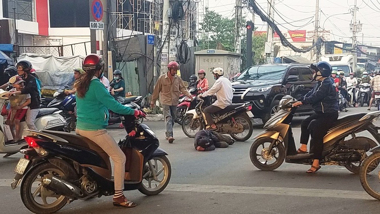 Người đàn ông say xỉn “quậy tưng” gây kẹt xe nghiêm trọng Quốc lộ 1