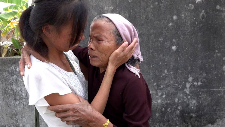 Xúc động phút giây trùng phùng của cô gái quê lúa bị bán sang Trung Quốc 23 năm